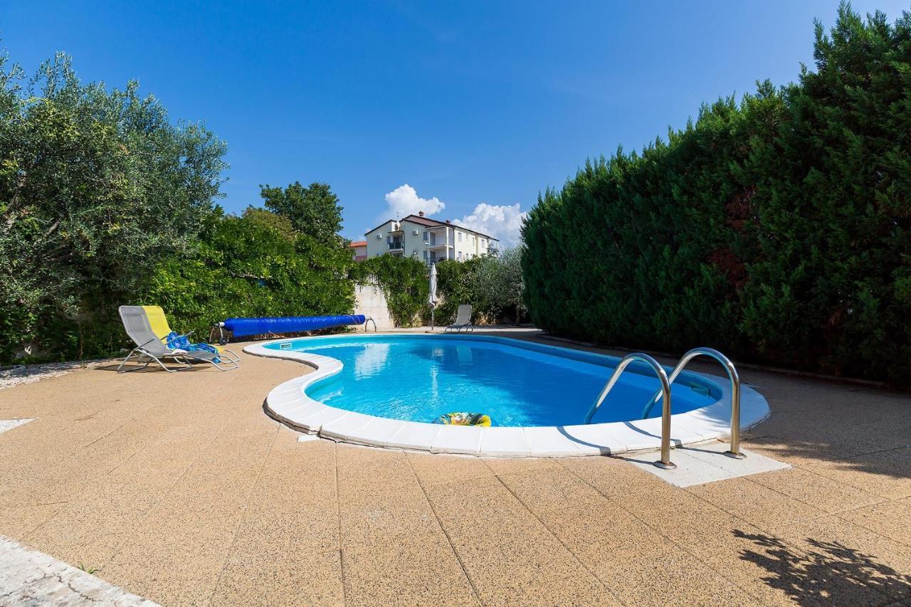 Apartments With A Swimming Pool Novigrad - 7078 Екстериор снимка