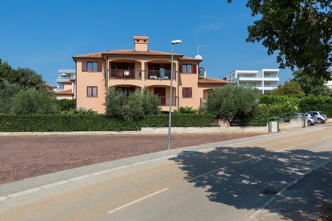 Apartments With A Swimming Pool Novigrad - 7078 Екстериор снимка