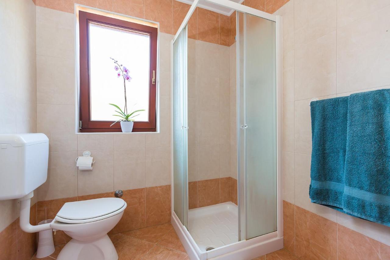 Apartments With A Swimming Pool Novigrad - 7078 Екстериор снимка