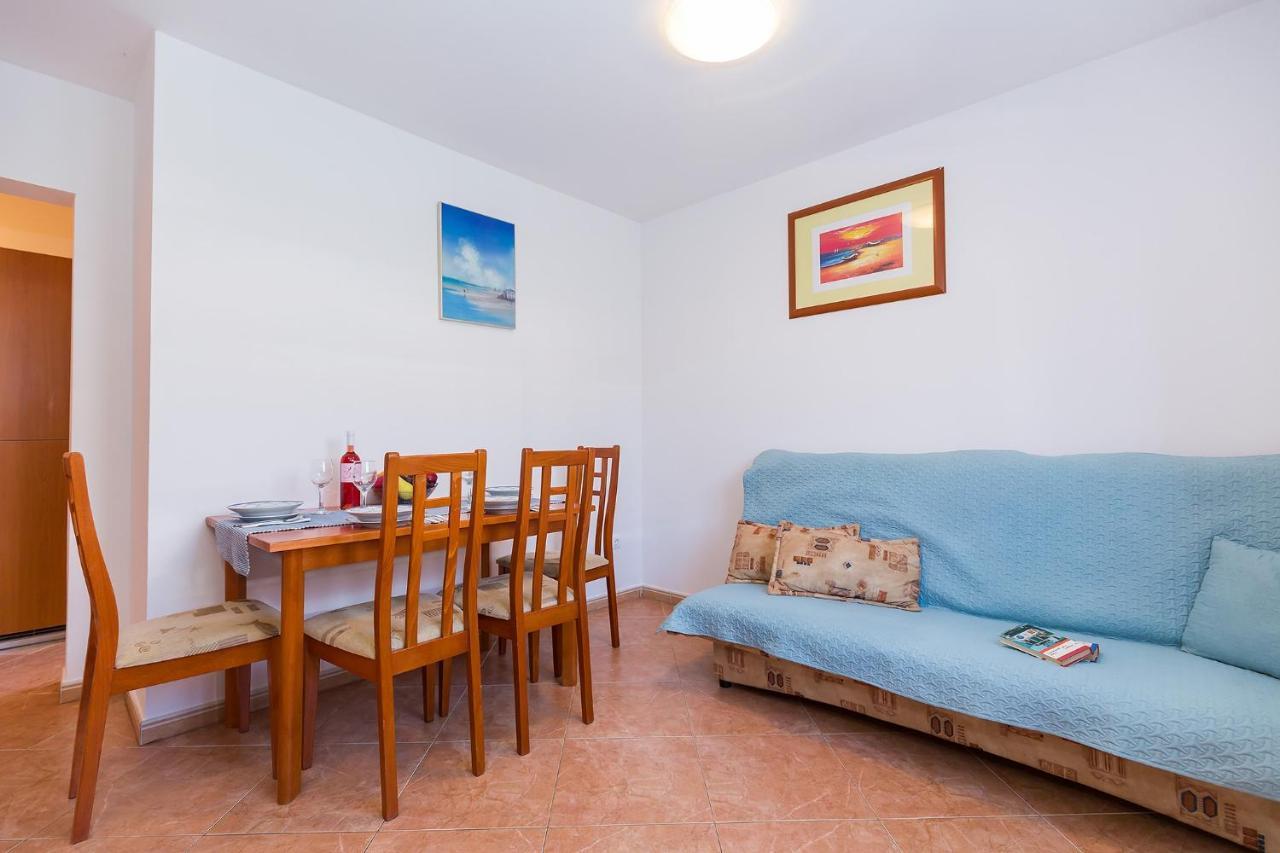 Apartments With A Swimming Pool Novigrad - 7078 Екстериор снимка